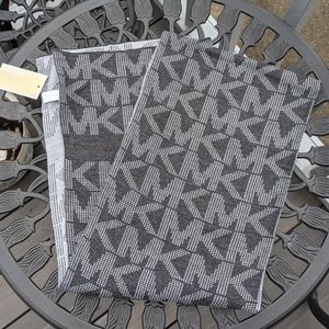 🆕 NWT MICHAEL Michael Kors Pin Dot Logo Jacquard Knit Scarf